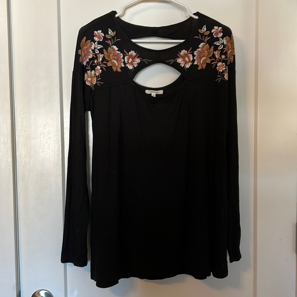 Black floral Maurice’s peephole blouse
